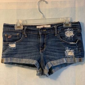 🏄🏼Hollister Distressed Low Rise Shorts 🏄🏼